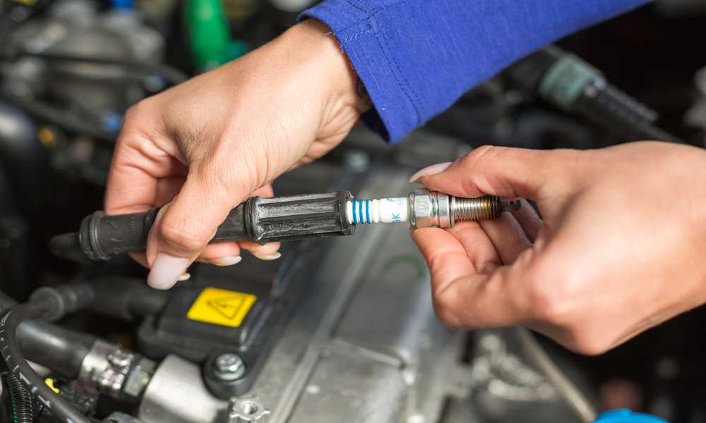 How much does it cost to replace a V6 spark plug