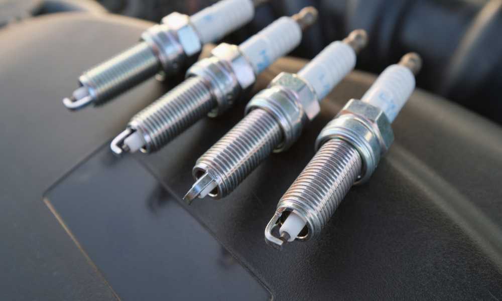 What determines the number of spark plugs